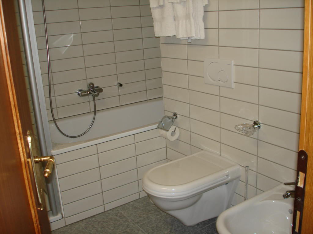 Residenz La Mora Apartment La Punt-Chamues-ch Room photo