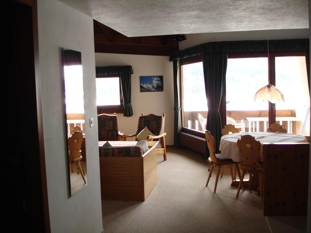 Residenz La Mora Apartment La Punt-Chamues-ch Room photo