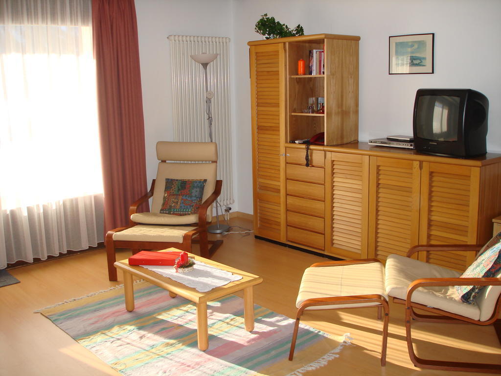 Residenz La Mora Apartment La Punt-Chamues-ch Room photo